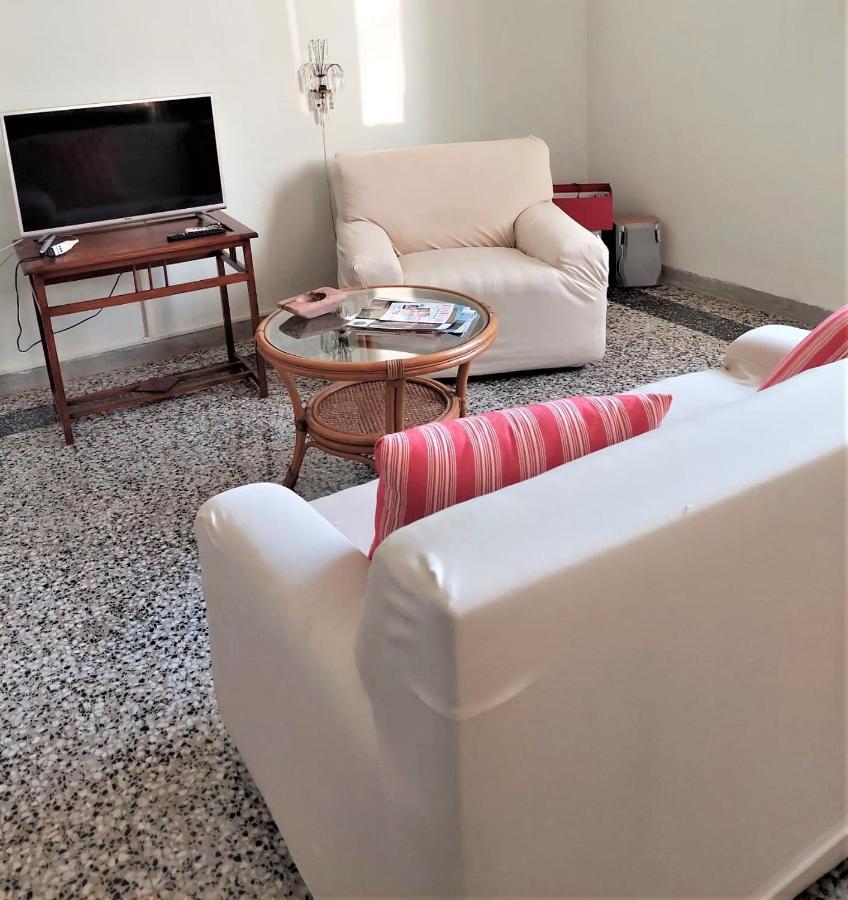 Villa Nel Salento - Ampie Camere E Giardino, Fino A 9 Persone Barbarano del Capo Exterior foto