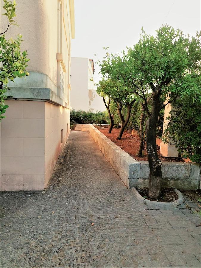Villa Nel Salento - Ampie Camere E Giardino, Fino A 9 Persone Barbarano del Capo Exterior foto